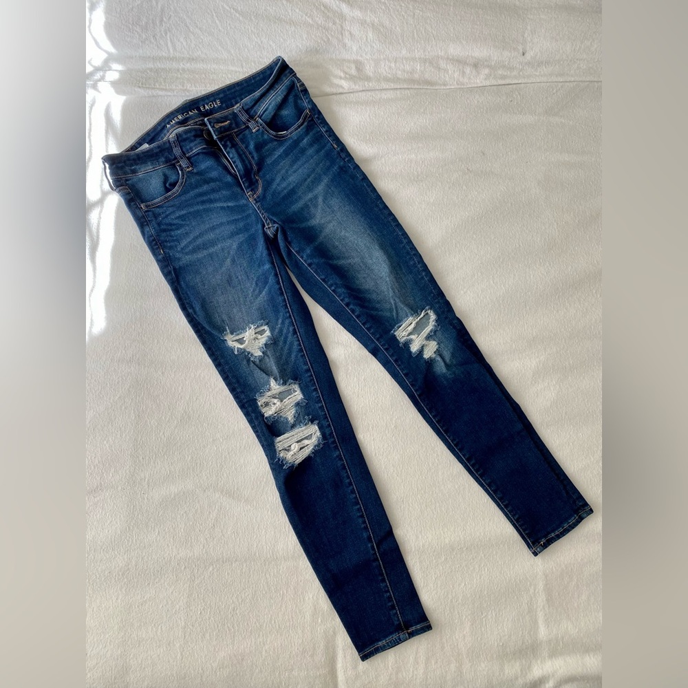 AMERICAN EAGLE Next Level Ripped High-Waisted Jegging